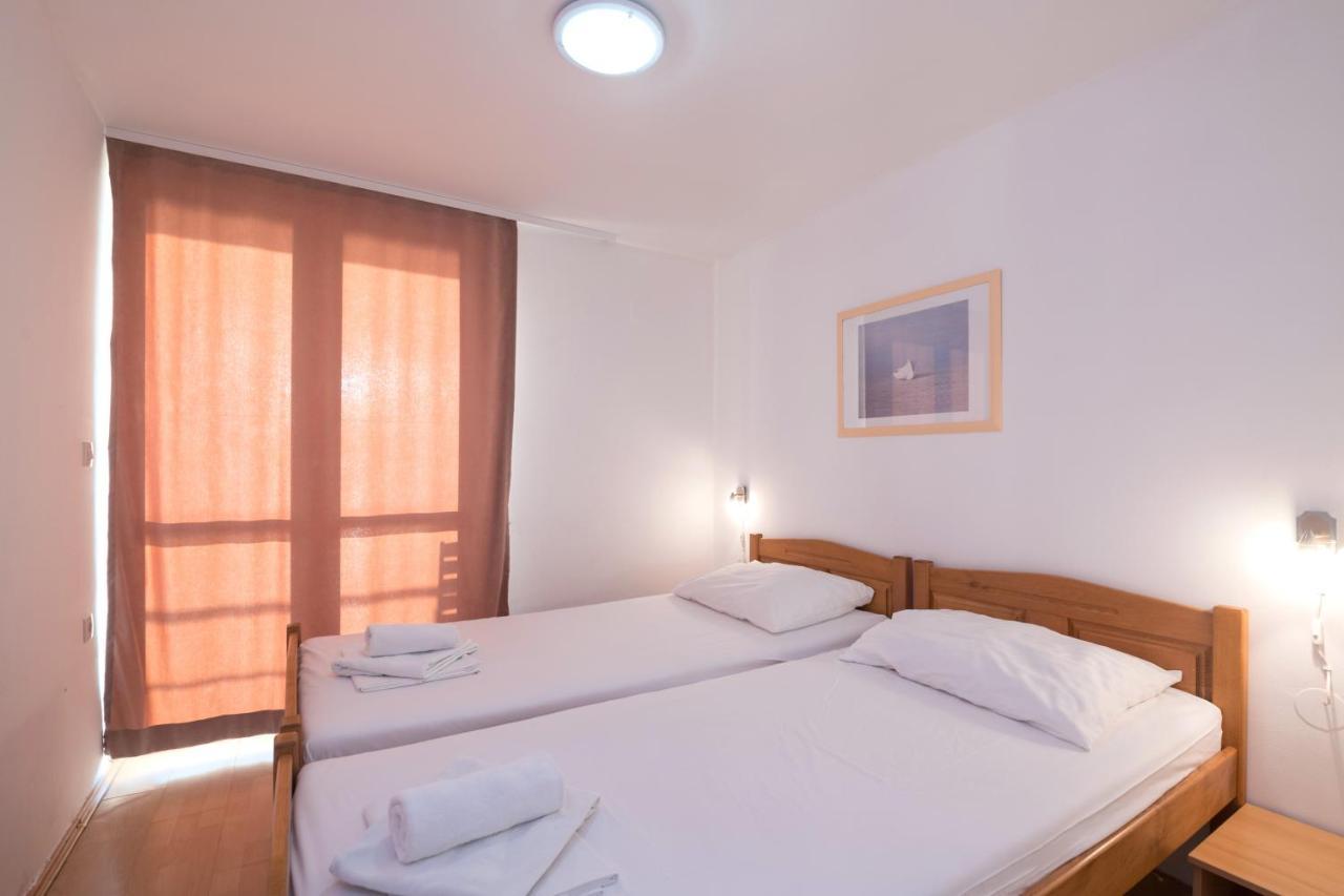 Hotel Rooms Roccia Novigrad  Bagian luar foto