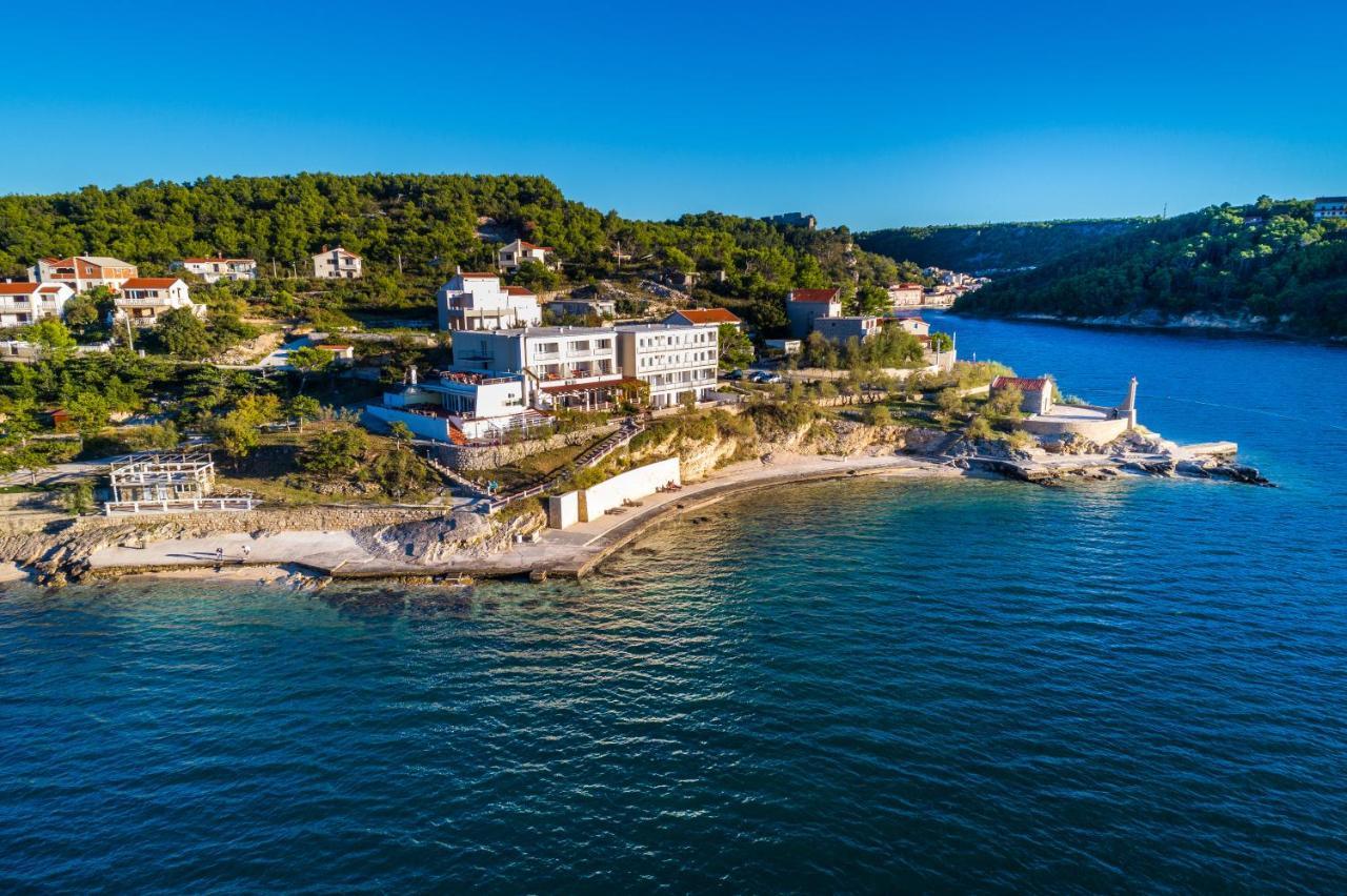Hotel Rooms Roccia Novigrad  Bagian luar foto