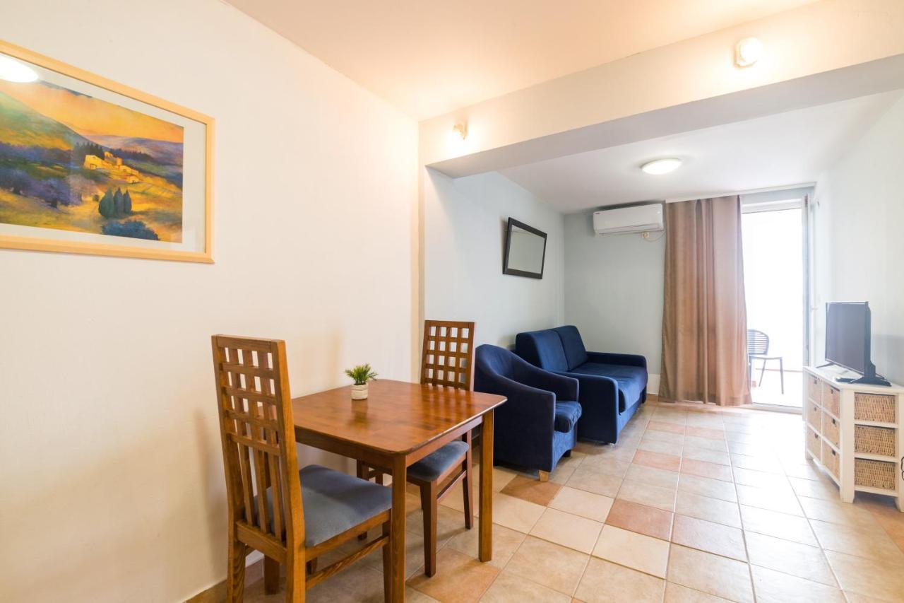Hotel Rooms Roccia Novigrad  Bagian luar foto
